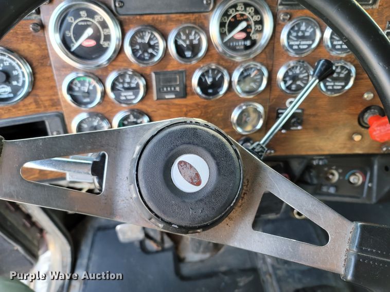 image for item LN9633 1998 Peterbilt 379  dump truck