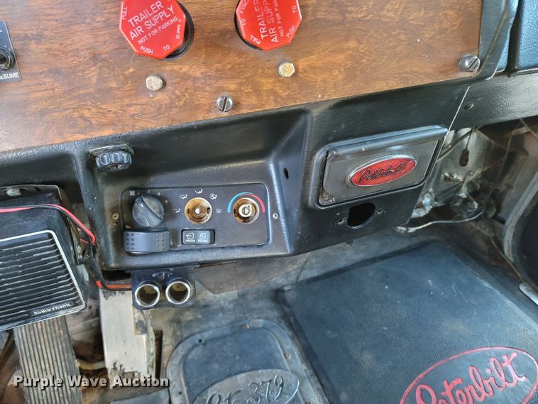 image for item LN9633 1998 Peterbilt 379  dump truck