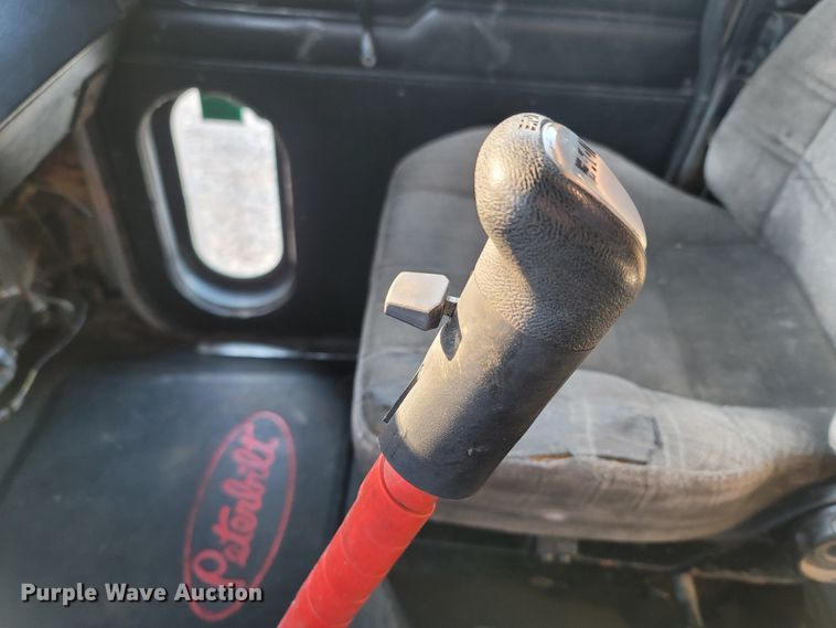 image for item LN9633 1998 Peterbilt 379  dump truck