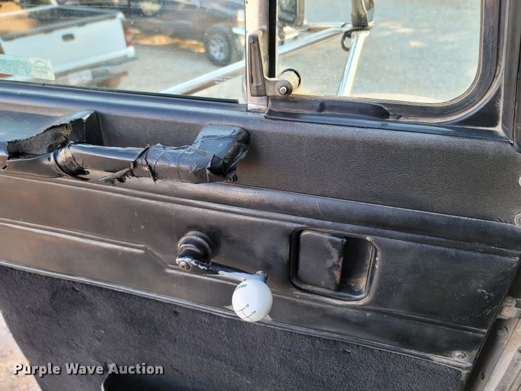 image for item LN9633 1998 Peterbilt 379  dump truck