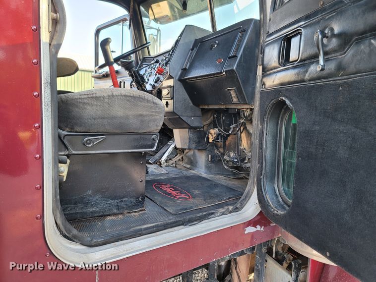 image for item LN9633 1998 Peterbilt 379  dump truck