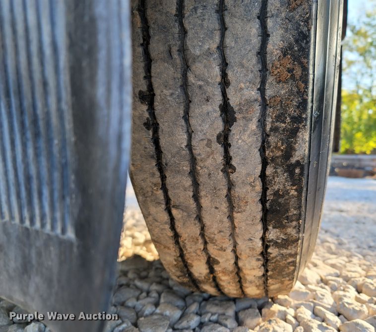 image for item LN9633 1998 Peterbilt 379  dump truck