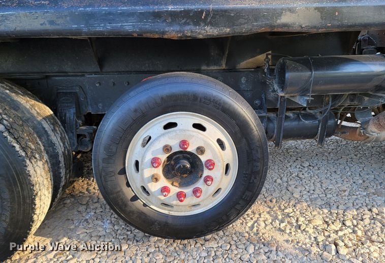 image for item LN9633 1998 Peterbilt 379  dump truck