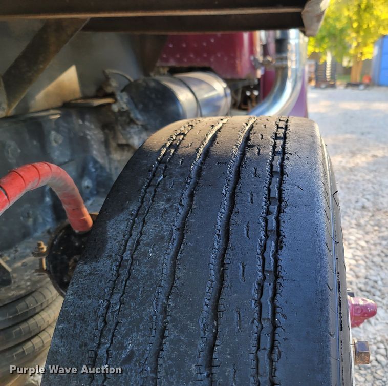 image for item LN9633 1998 Peterbilt 379  dump truck