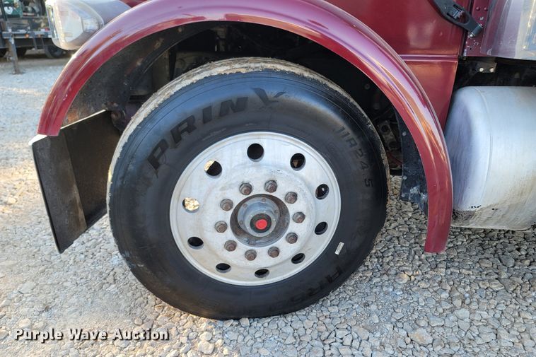 image for item LN9633 1998 Peterbilt 379  dump truck