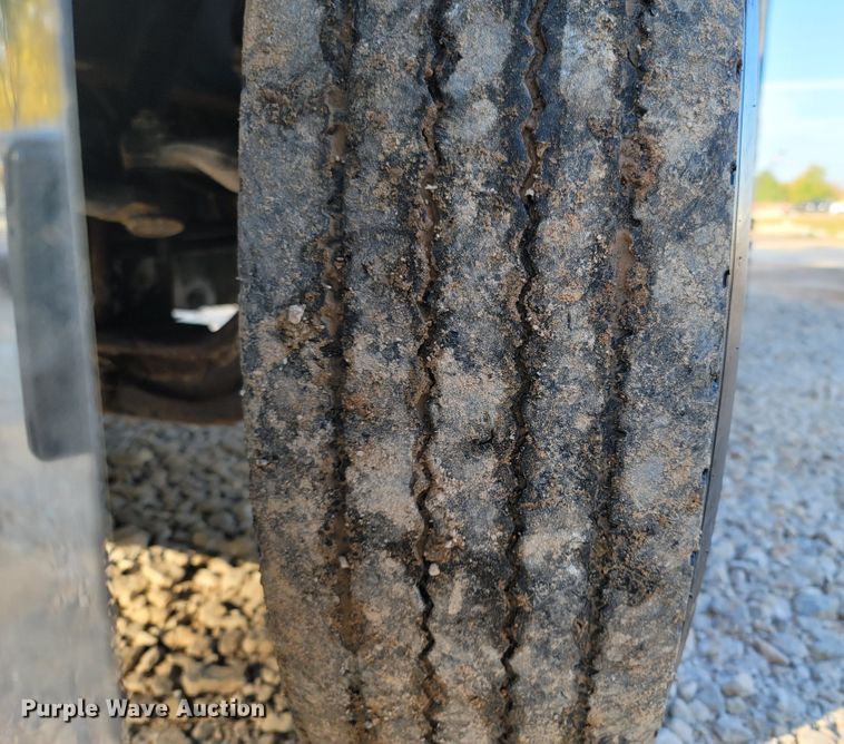 image for item LN9633 1998 Peterbilt 379  dump truck