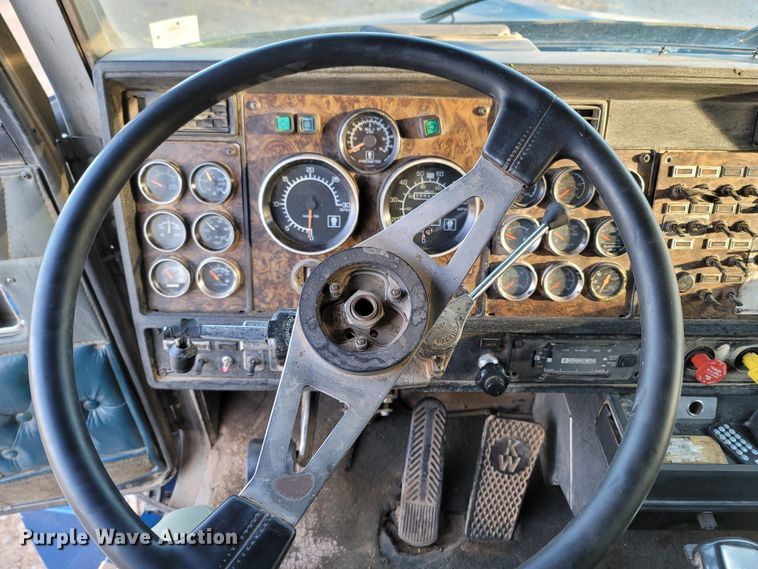 image for item LN9634 1991 Kenworth T660  dump truck