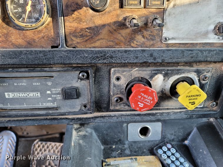 image for item LN9634 1991 Kenworth T660  dump truck