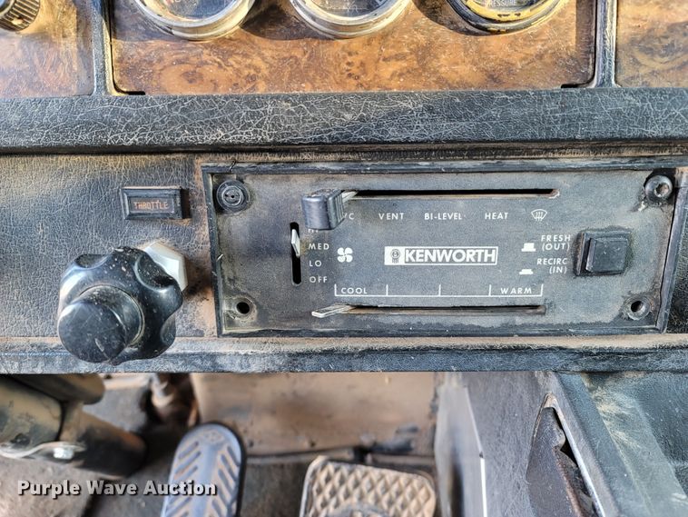 image for item LN9634 1991 Kenworth T660  dump truck