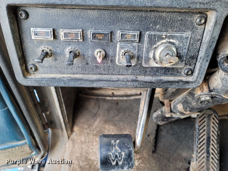 image for item LN9634 1991 Kenworth T660  dump truck