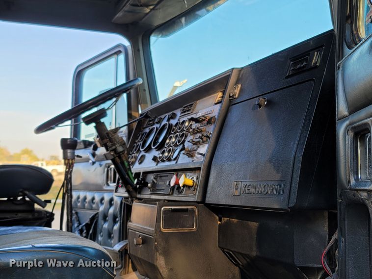 image for item LN9634 1991 Kenworth T660  dump truck