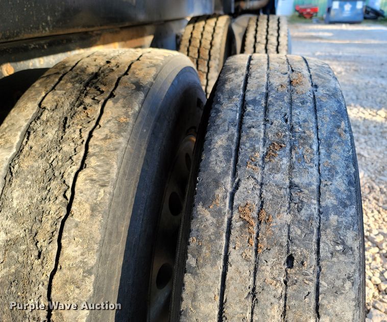 image for item LN9634 1991 Kenworth T660  dump truck