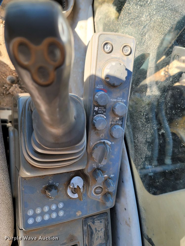 image for item LN9683 2014 John Deere 350G  excavator