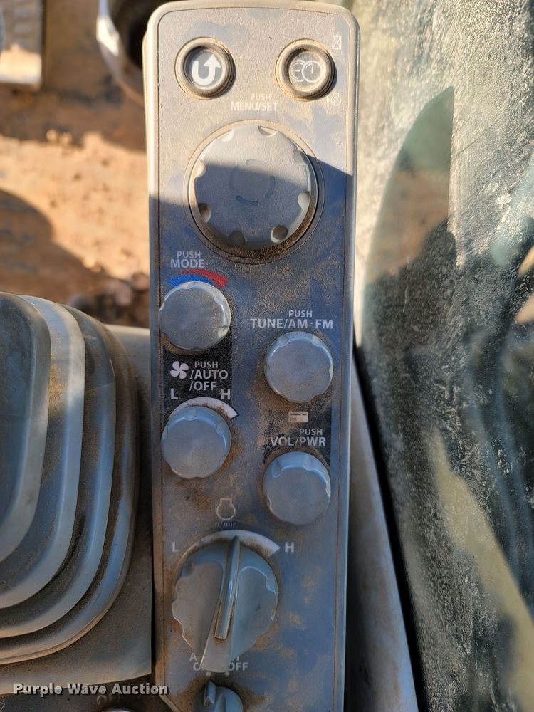 image for item LN9683 2014 John Deere 350G  excavator