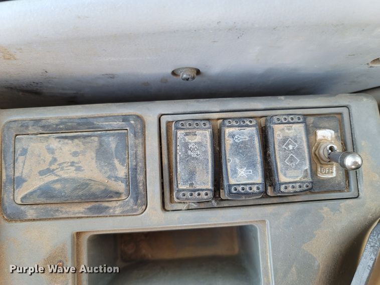 image for item LN9683 2014 John Deere 350G  excavator