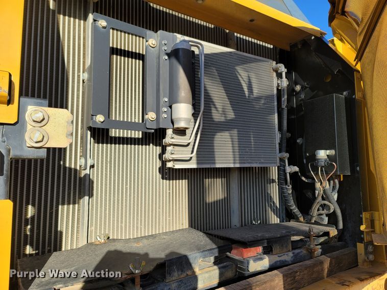 image for item LN9683 2014 John Deere 350G  excavator