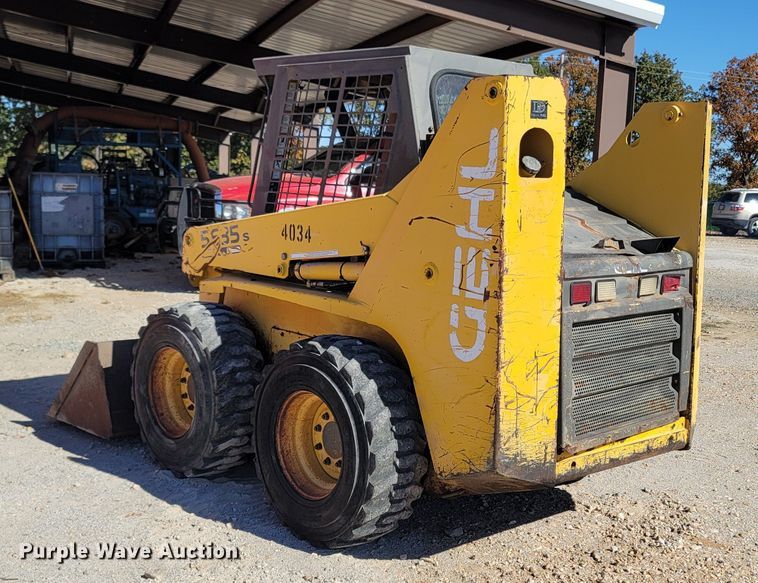 image for item LN9686 1999 Gehl SL5635SX  skid steer loader