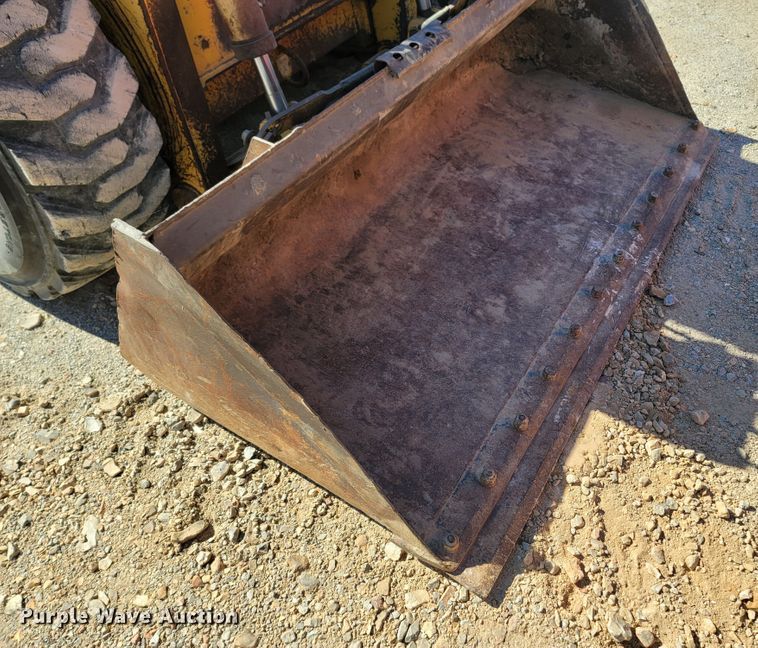 image for item LN9686 1999 Gehl SL5635SX  skid steer loader