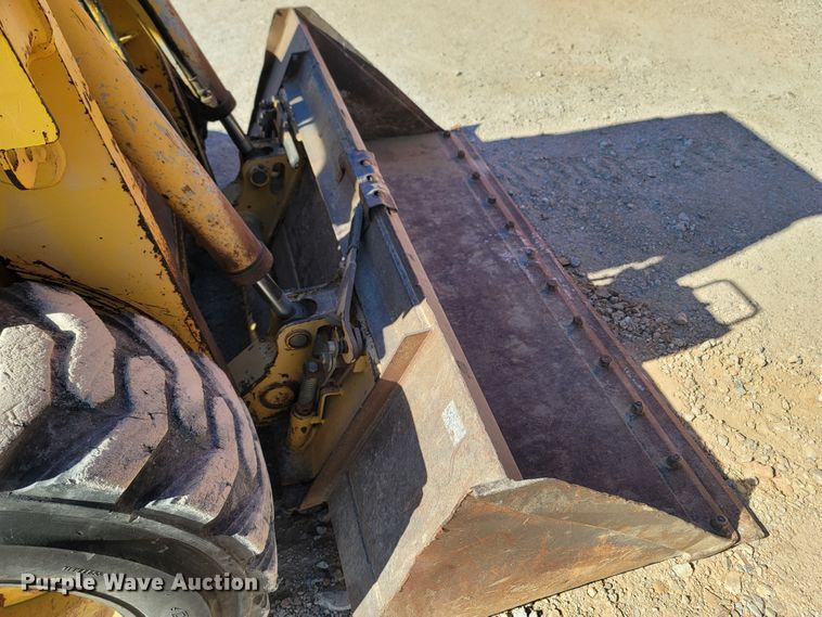 image for item LN9686 1999 Gehl SL5635SX  skid steer loader