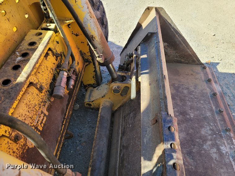 image for item LN9686 1999 Gehl SL5635SX  skid steer loader