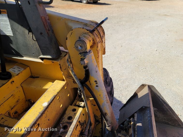 image for item LN9686 1999 Gehl SL5635SX  skid steer loader