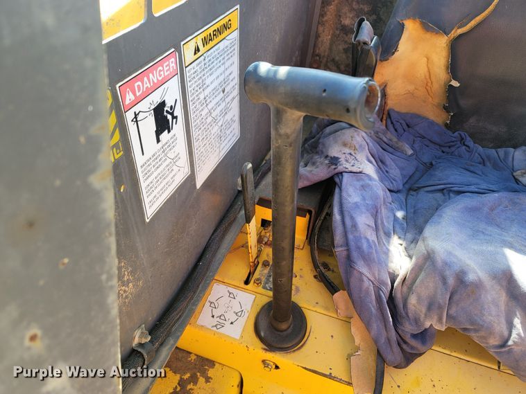 image for item LN9686 1999 Gehl SL5635SX  skid steer loader