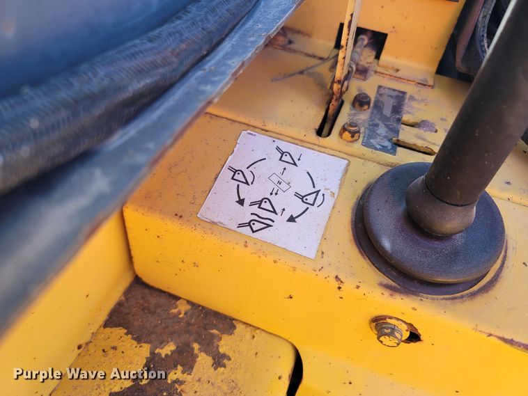 image for item LN9686 1999 Gehl SL5635SX  skid steer loader