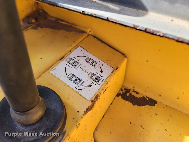 image for item LN9686 1999 Gehl SL5635SX  skid steer loader