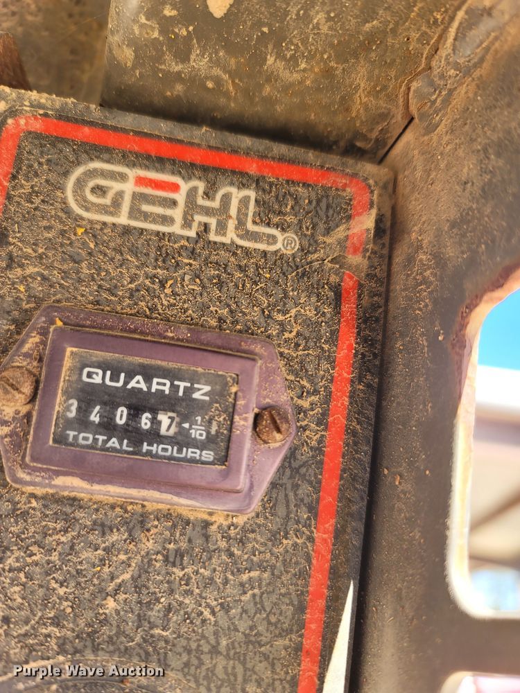 image for item LN9686 1999 Gehl SL5635SX  skid steer loader