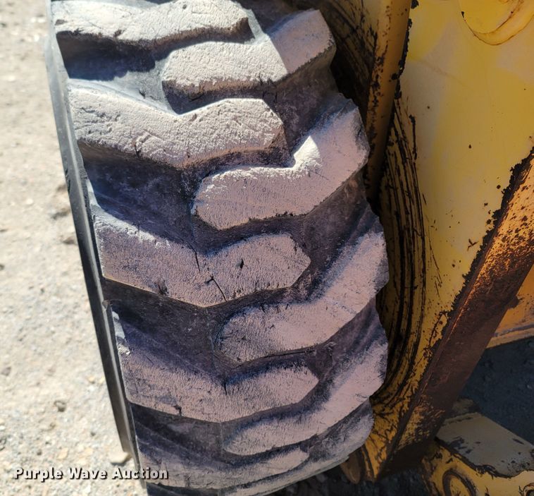 image for item LN9686 1999 Gehl SL5635SX  skid steer loader