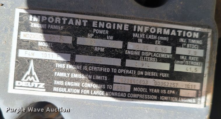 image for item LN9686 1999 Gehl SL5635SX  skid steer loader