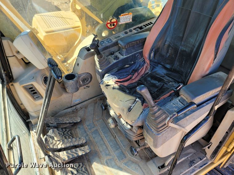 image for item LN9687 2005 Caterpillar 325C  excavator