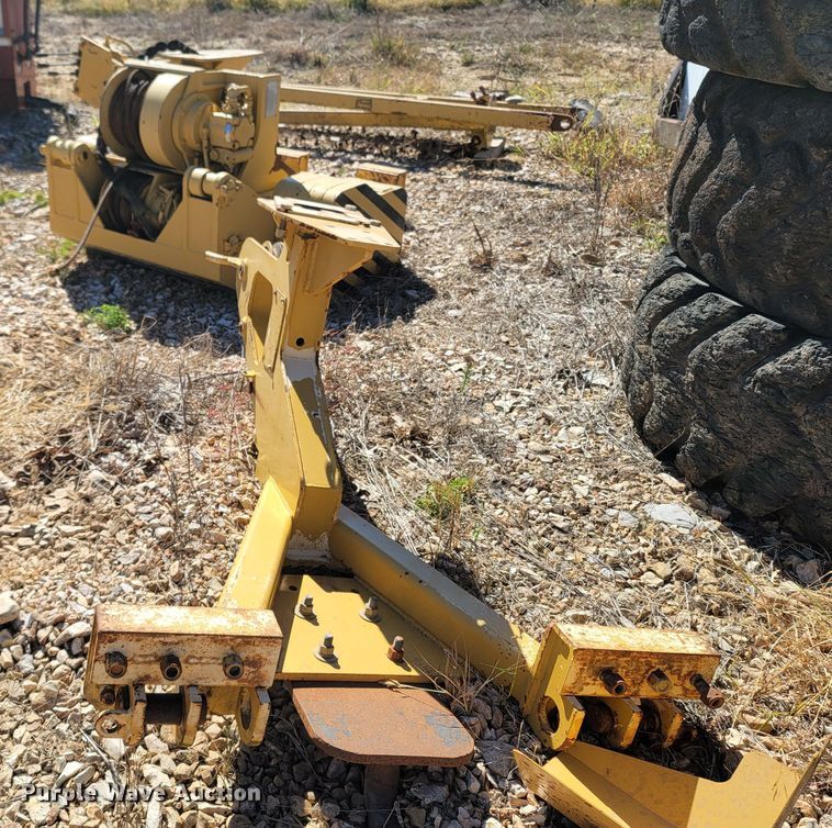 image for item LN9688 2010 Midwestern M520C  pipelayer