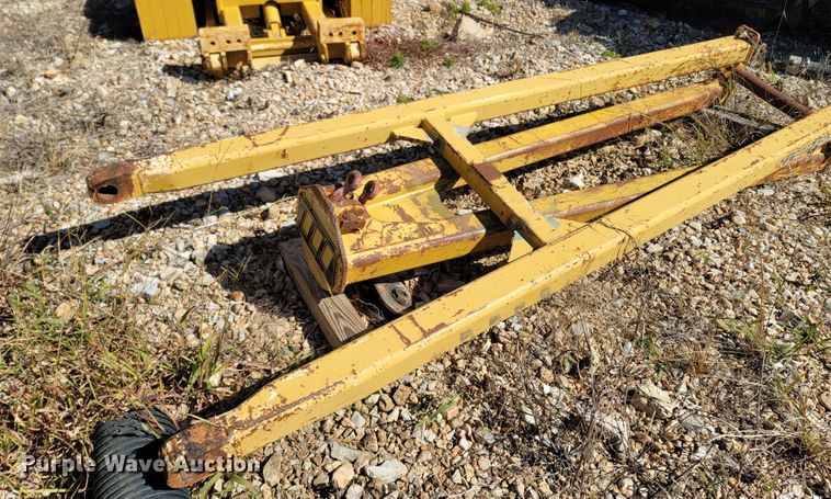 image for item LN9688 2010 Midwestern M520C  pipelayer