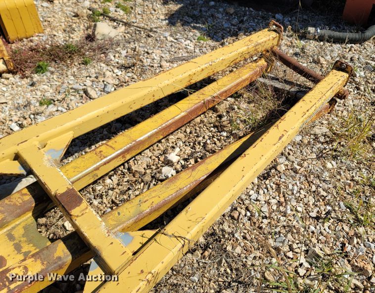 image for item LN9688 2010 Midwestern M520C  pipelayer