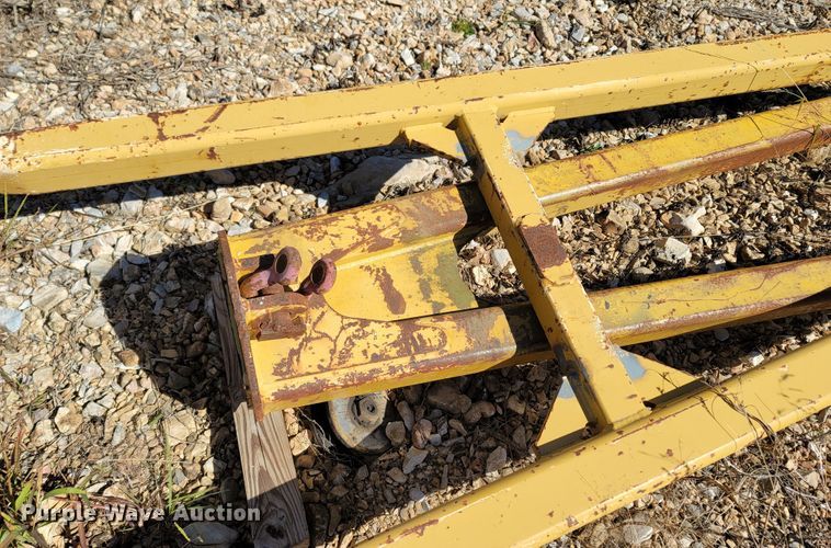 image for item LN9688 2010 Midwestern M520C  pipelayer