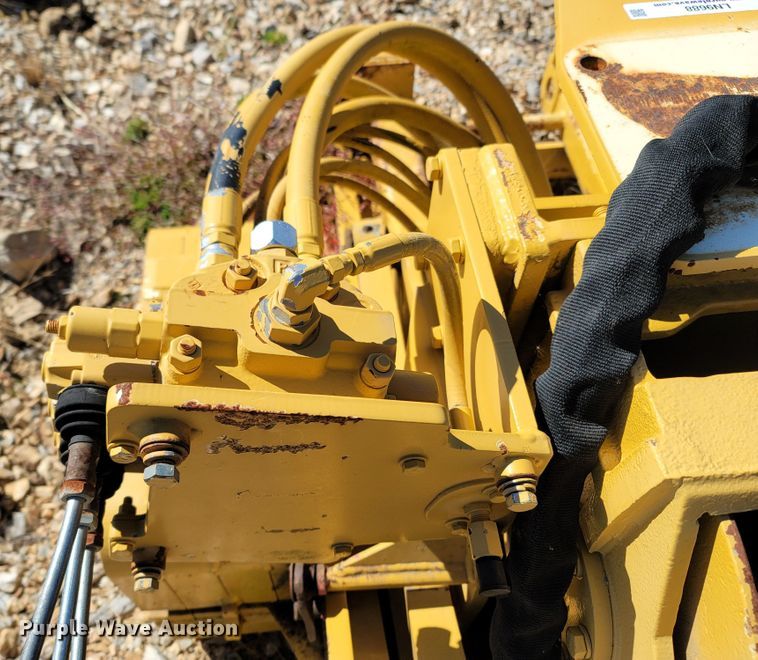 image for item LN9688 2010 Midwestern M520C  pipelayer