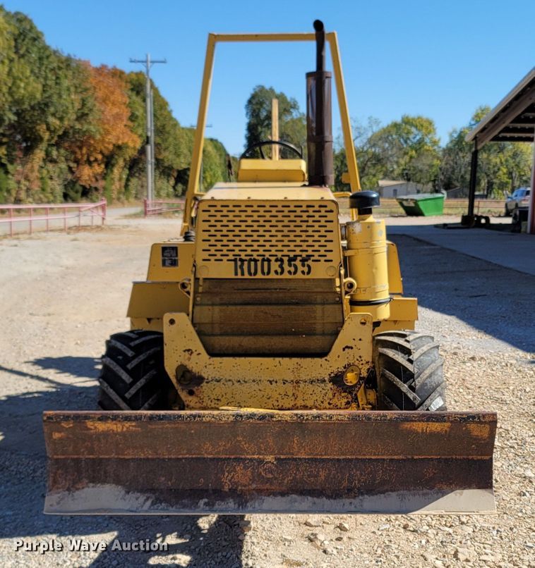 image for item LN9689 1997 Vermeer V4150A  trencher