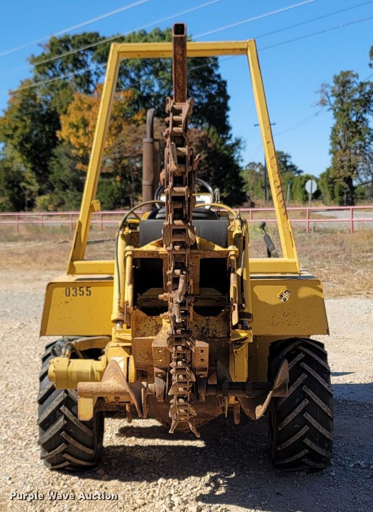 image for item LN9689 1997 Vermeer V4150A  trencher