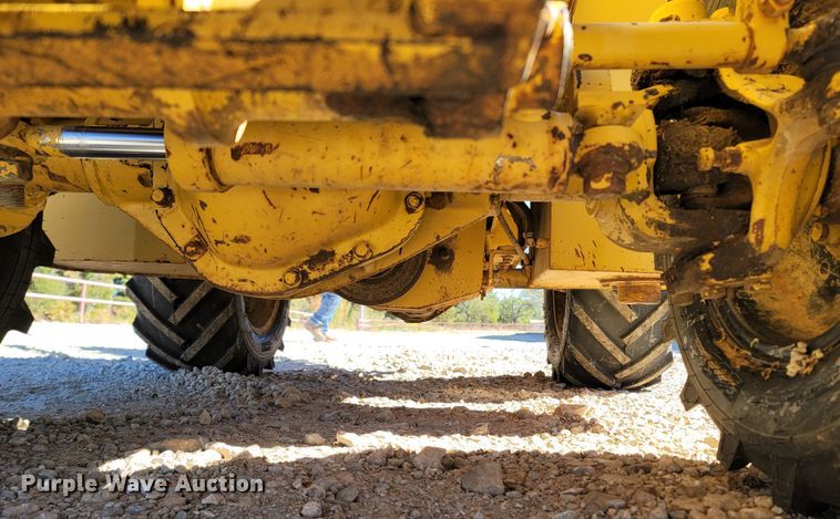 image for item LN9689 1997 Vermeer V4150A  trencher