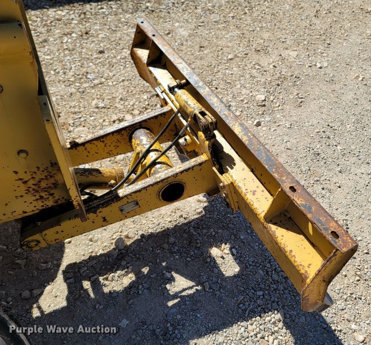 image for item LN9689 1997 Vermeer V4150A  trencher