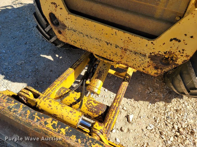image for item LN9689 1997 Vermeer V4150A  trencher