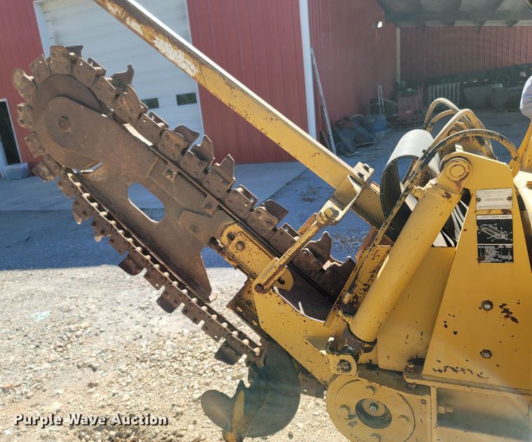 image for item LN9689 1997 Vermeer V4150A  trencher