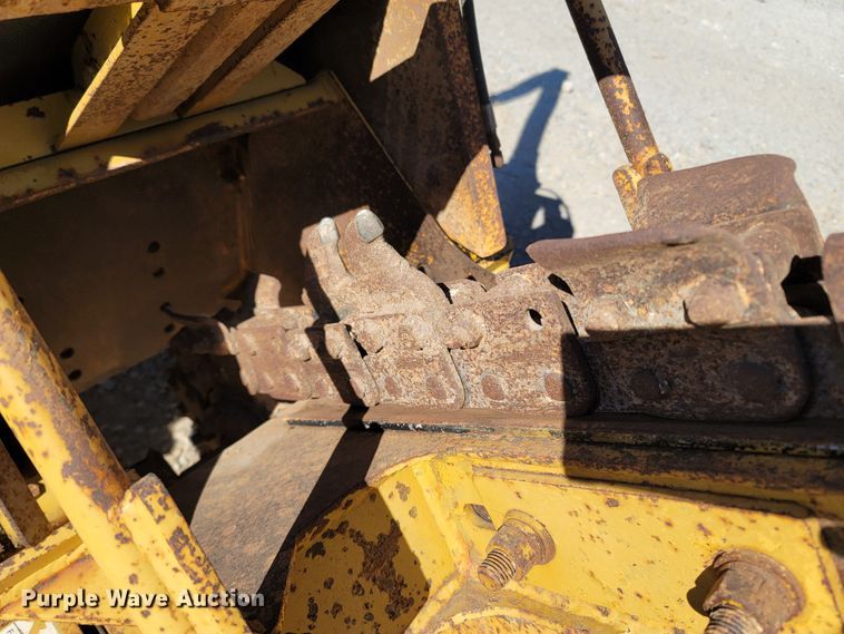 image for item LN9689 1997 Vermeer V4150A  trencher