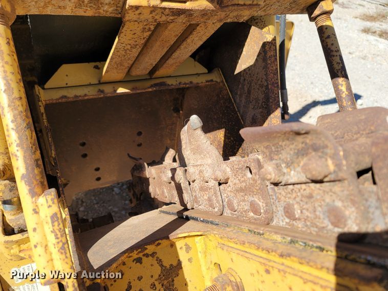 image for item LN9689 1997 Vermeer V4150A  trencher