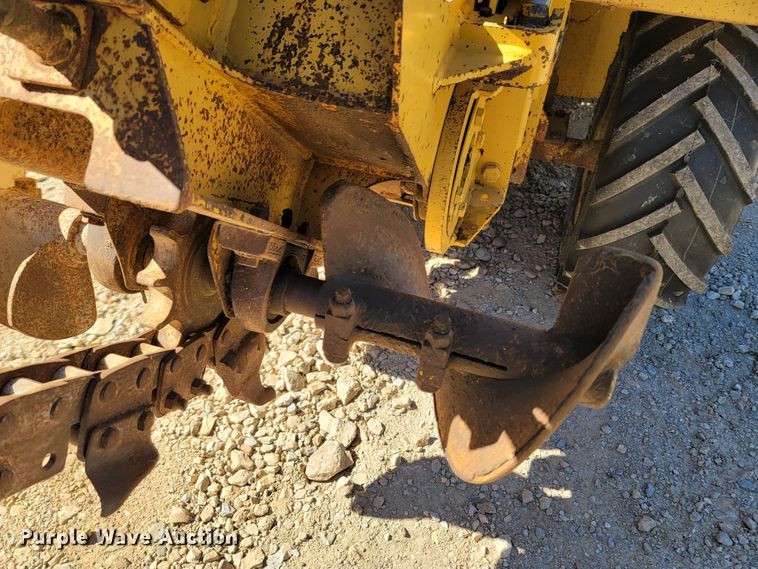 image for item LN9689 1997 Vermeer V4150A  trencher