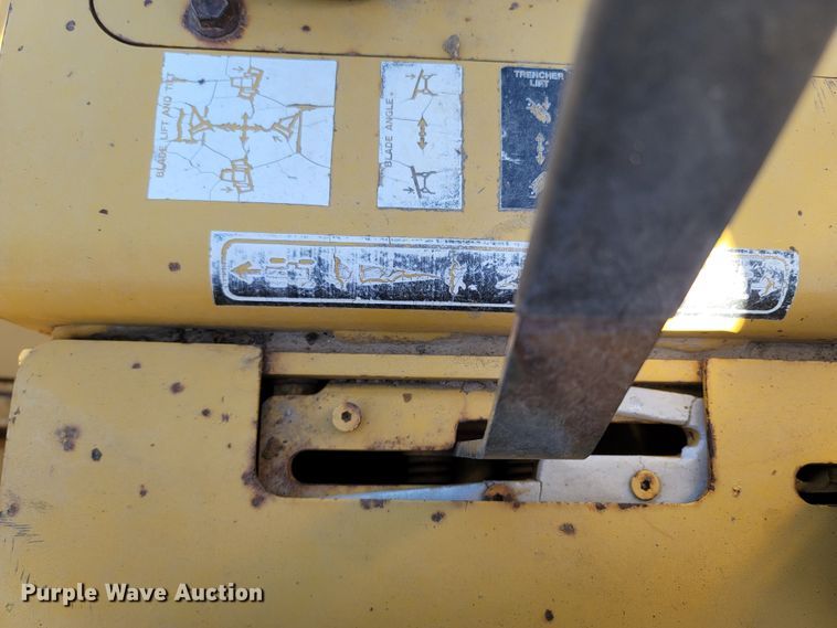 image for item LN9689 1997 Vermeer V4150A  trencher