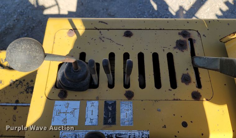 image for item LN9689 1997 Vermeer V4150A  trencher