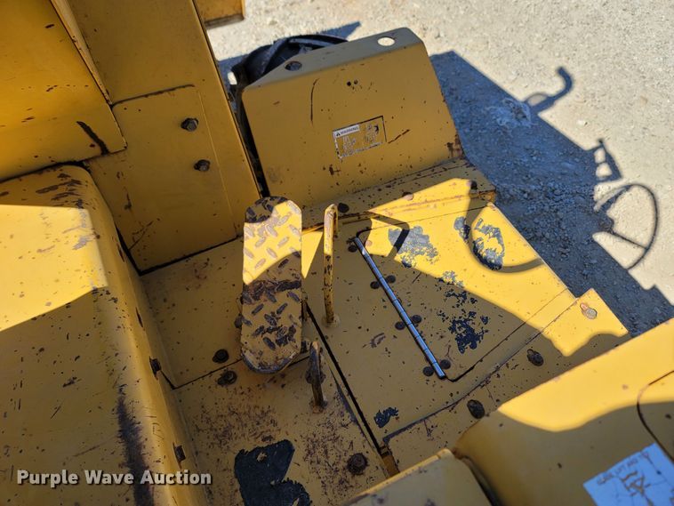 image for item LN9689 1997 Vermeer V4150A  trencher