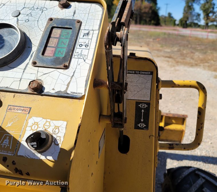 image for item LN9689 1997 Vermeer V4150A  trencher